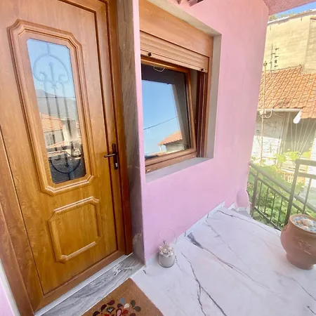 Krystallia Backyard House Lejlighed