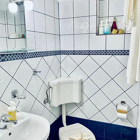 Krystallia Backyard House