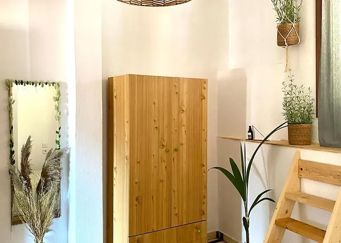 Krystallia Backyard House