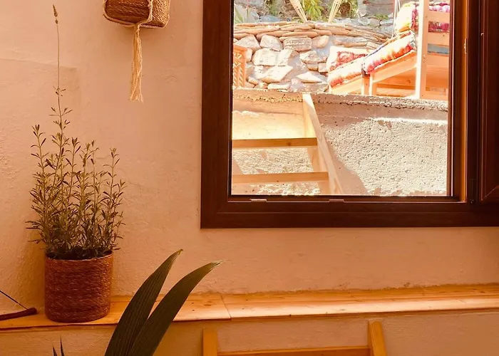 Apartament Krystallia Backyard House *